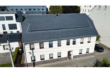 Zweifamilienhaus mit Garten, Doppelgarage, zentrale Lage - Olbernhau
