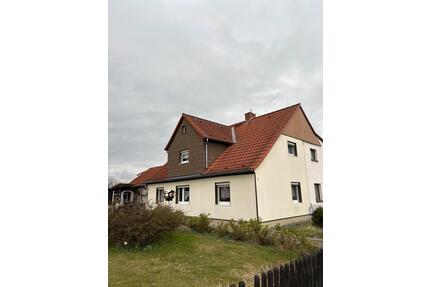 Grosszügiges Grundstück mit sanierungsbedürftigem Haus - Schmölln