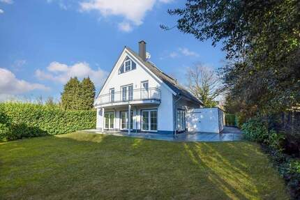 Ein Zuhause zum Verlieben! Modernes Architektenhaus, Baujahr 2011, ca. 202 m², 7 Zimmer in Hösel - Ratingen