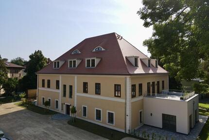 Exklusives Wohnen im Baudenkmal – Großzügige Erdgeschosswohnung mit zwei Terrassen! - Halle (Saale) Frohe Zukunft