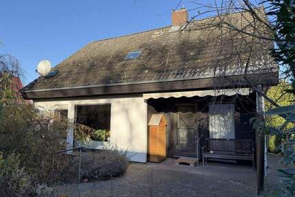 Attraktives EFH mit Süd- West Terrasse, Carport und großem Grundstück in bester Ortslage - Basedow