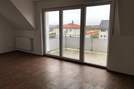 Attraktive Maisonette-Wohnung mit Südbalkon, Garage - Maxhütte-Haidhof
