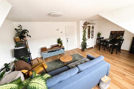 Helle Dachgeschosswohnung zur Selbstnutzung oder Kapitalanlage - Hamburg Bahrenfeld