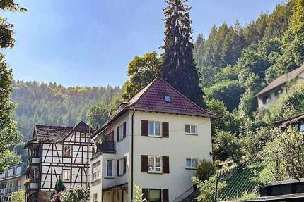 Haus zum Kaufen in Calw 329.000,00 € 180.35 m²