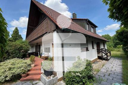 ZFH mit Einliegerwohnung in Dechsendorf...bevorzugte Wohnlage, ruhig am Ortsrand gelegen - Erlangen