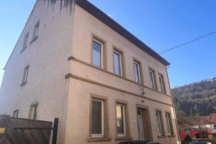 Top-Gelegenheit! Gepflegtes Zweifamilienhaus mit 2-3 Wohneinheiten in Monzingen zu verkaufen!