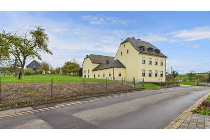 Einfamilienhaus mit Nebengebäude und großem Grundstück in Palzem (Helfant) zu verkaufen