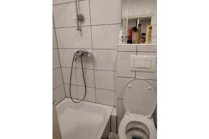 Zimmer zu Vermieten von 2 Zimmer Wohnung -für 1 Person - WG - Berlin Mitte