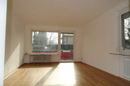 Helle 4 Zimmer Wohnung mit Balkon, Garage in Schwenningen - sofort frei! - Villingen-Schwenningen