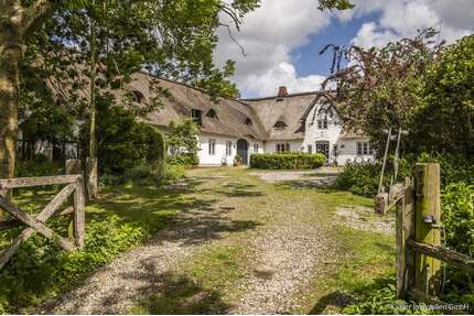 Haus zum Kaufen in Oldenswort 2.749.000,00 € 494.65 m²