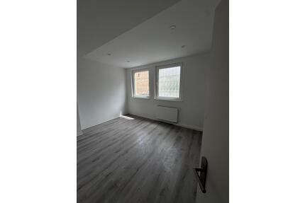 + + + 1,5ZKB IN PIRMASENS ZU VERMIETEN + + +