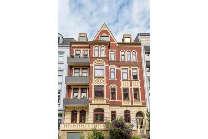 Altbauwohnung in zentraler Lage über den Dächern von Kiel