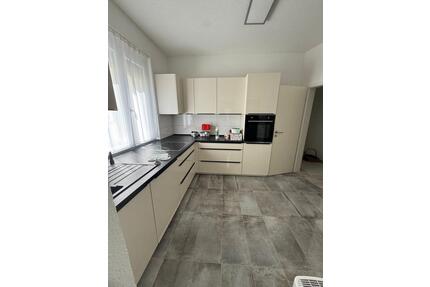 Modernisierte 3 Zimmer-Wohnung in Hedelfingen zu vermieten - Stuttgart
