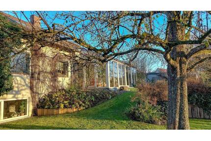 Flexibel nutzbares Zweifamilienhaus gepflegt mit schönem Garten - Böhmenkirch-Steinenkirch