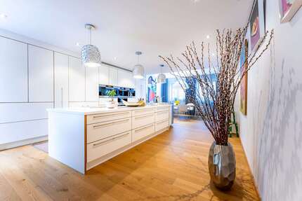 Haus zum Kaufen in Straubing 950.000,00 € 202 m²