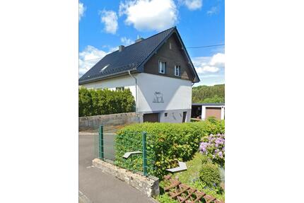 Saniertes EFH mit XL Grundstück, Scheune + Ställen - Hellenthal
