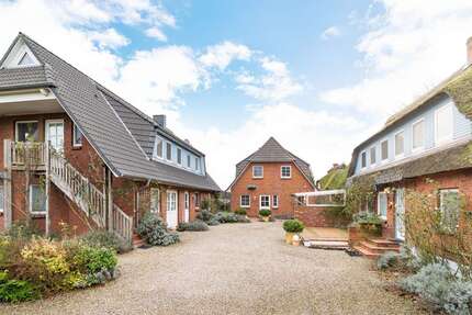 Haus zum Kaufen in Gelting 1.200.000,00 € 587 m²