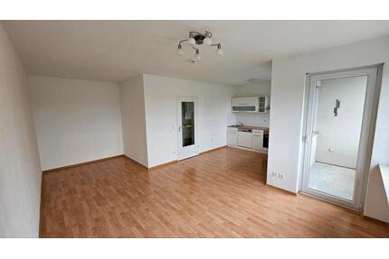 Helle, sanierte 1-Zimmer-Wohnung mit Südbalkon, Küche, Nebenraum - Traunreut Irsing