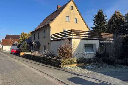 Haus zum Kaufen in Burgstall 259.000,00 € 240 m²