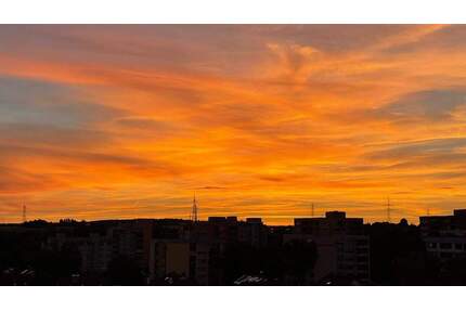 Modern leben, himmlisch wohnen - 3,5-Zimmer-Wohntraum mit Wintergarten und Weitblick - Sindelfingen Maichingen