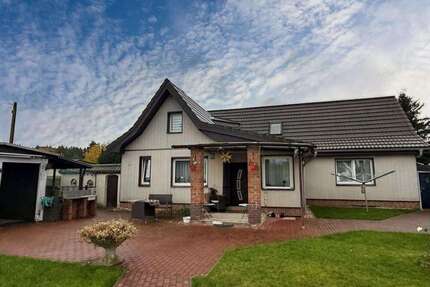 Haus zum Kaufen in Schönefeld 340.000,00 € 122.48 m²