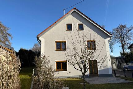 Großzügiges Haus über zwei Etagen (EG & OG) mit Garten - Steindorf