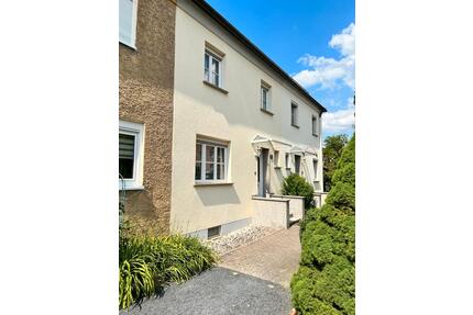 Biete schönes Reihenhaus in guter Lage in Sonneberg zur Miete