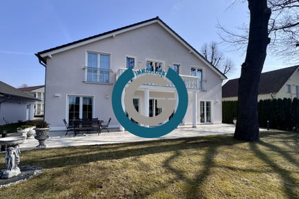 Haus zum Kaufen in Dallgow 1.499.000,00 € 320 m²