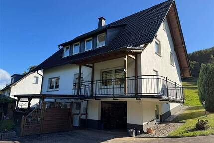 St. Claas! 2-Familienhaus! Selbst wohnen plus Mieteinnahmen! - Attendorn