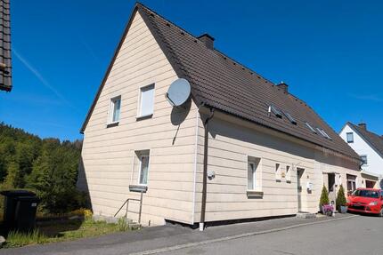 Doppelhaushälfte in Tettau - 130.000,00&nbsp;EUR Kaufpreis, ca.&nbsp; 140,00&nbsp;m&sup2; in Tettau (PLZ: 96355)