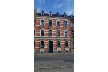 Gemütliche 3 Raum DG-Wohnung - 240,00&nbsp;EUR Kaltmiete, ca.&nbsp; 52,00&nbsp;m&sup2; in Oelsnitz (Vogtland) (PLZ: 08606)