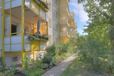 Wohnung zum Mieten in Halle 435,00 € 58.79 m²