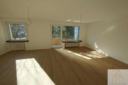 Renovierte 3-Zimmer Wohnung im I.OG mit Balkon - Essen Stadtbezirk IV