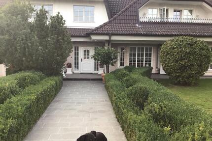 Wohnhaus mit Halle. TEL. 0172 5102043 - Seelze