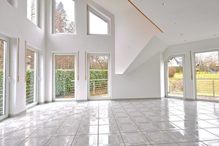 Lichtdurchflutete Maisonette Wohnung mit Galerie - Wiehl