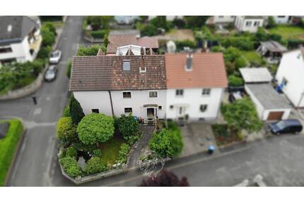 Großzügig und vielseitig nutzbar - Doppelhaushälfte in ruhiger Lage von Volkach