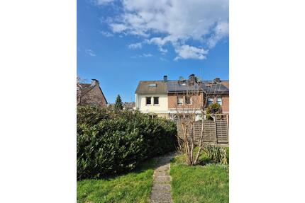 Reihenendhaus in zentraler City-Lage mit Blick ins Grüne. - Mönchengladbach Süd