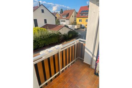 Helle 3-Zimmer Wohnung mit Balkon | zentrale Lage - Leonberg