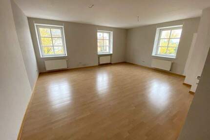 Gepflegte Wohnung mit einem Schlafzimmer und PKW-Stellplatz in Losheim direkt zu vermieten!