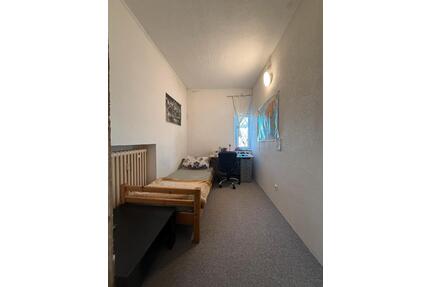 Zimmer frei ab sofort - 430,00&nbsp;EUR Kaltmiete, ca.&nbsp; 13,00&nbsp;m&sup2; in Erlangen (PLZ: 91058) Bruck