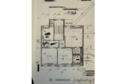 Charmante 4-Zimmer-Altbauwohnung im Herzen Kiels