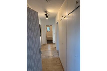 Schönen 3 Zimmer Wohnung mit Balkon und Sonnenuntergang-Nadorst - Oldenburg Alexandersfeld