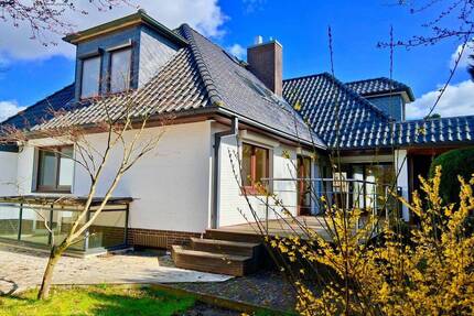 Familien-Traumhaus mit 8 Zimmern - top Lage - neue Wärmepumpe - Fußbodenheizung - bezugsfertig renoviert - - Hamburg Niendorf