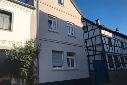 Zwei umfangreich sanierte Häuser plus Garten auf einem Grundstück - Grafschaft