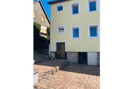 Familienhaus zu vermieten - 1.015,00&nbsp;EUR Kaltmiete, ca.&nbsp; 95,00&nbsp;m&sup2; in Hessisch Lichtenau (PLZ: 37235)