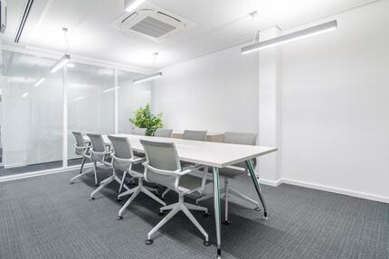 Privater Büroraum für 4 Person in REGUS Erfurt Hauptbahnhof