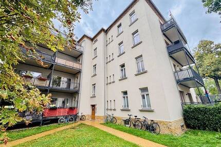 TOP! Bezugsfreie 3 Zi.-Whg. mit 2 Bädern, Parkett und großem Balkon - Leipzig Kleinzschocher