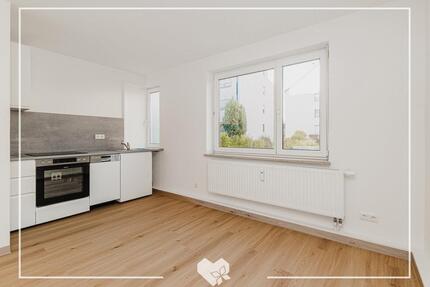 GEMÜTLICHE 1,5-ZIMMER-WOHNUNG MIT BALKON IN STADTBERGEN