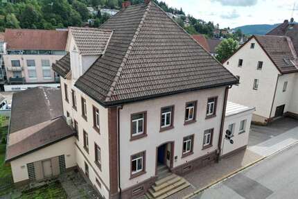 Haus zum Kaufen in Furtwangen 975.000,00 € 584 m²